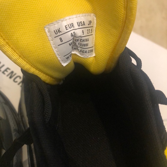 00% Authentic Balenciaga Triple S - Picture 6 of 8